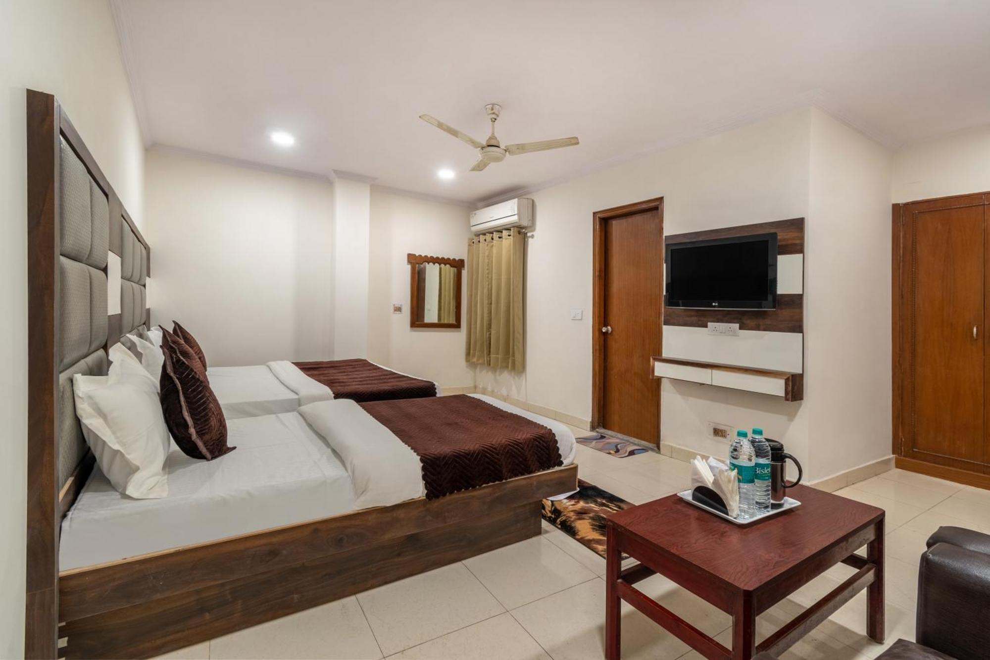 Hotel South Indian Delhi  Exterior photo