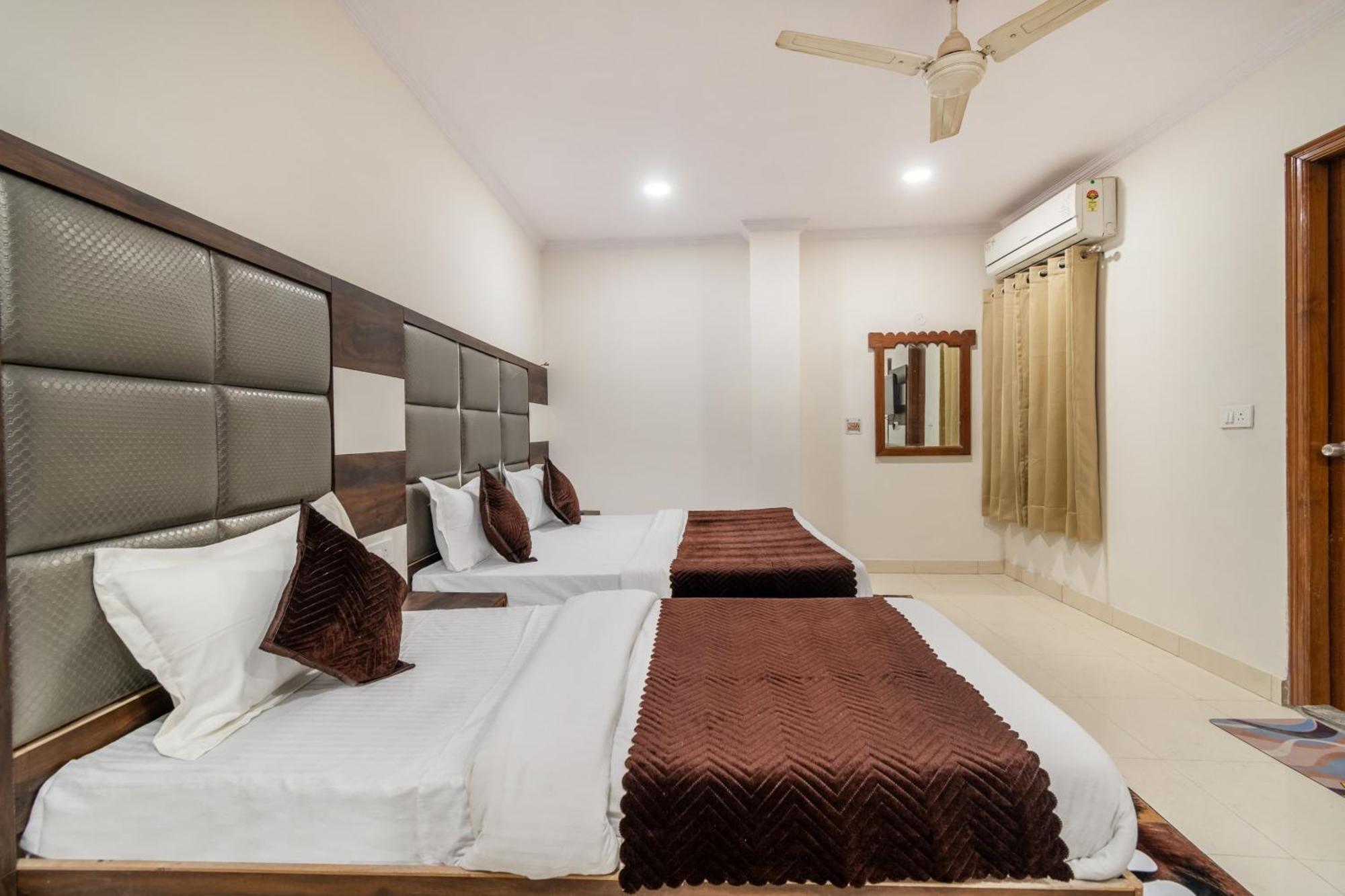 Hotel South Indian Delhi  Exterior photo